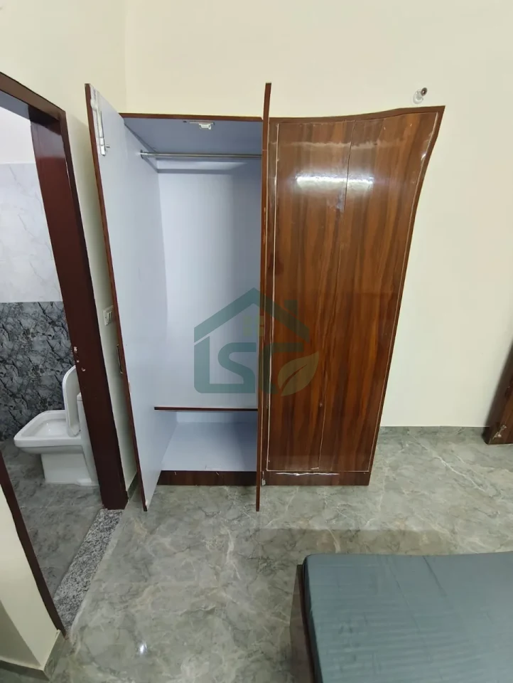 Yaduvanshi PG & 1 RK in Sector 34, Gurugram — property photo 1