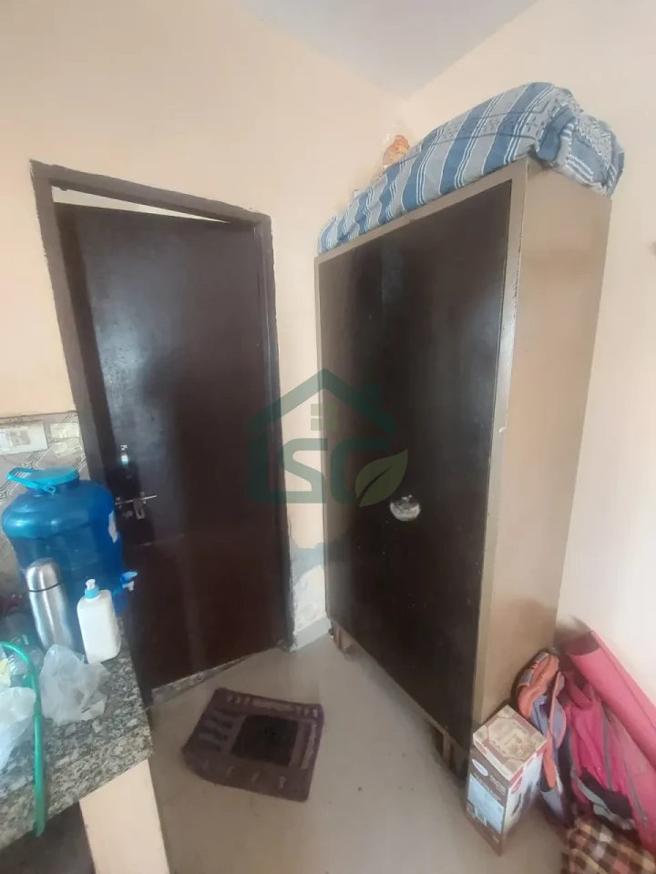 Karamveer Room For Rent in Sector 48, Gurugram — property photo 1