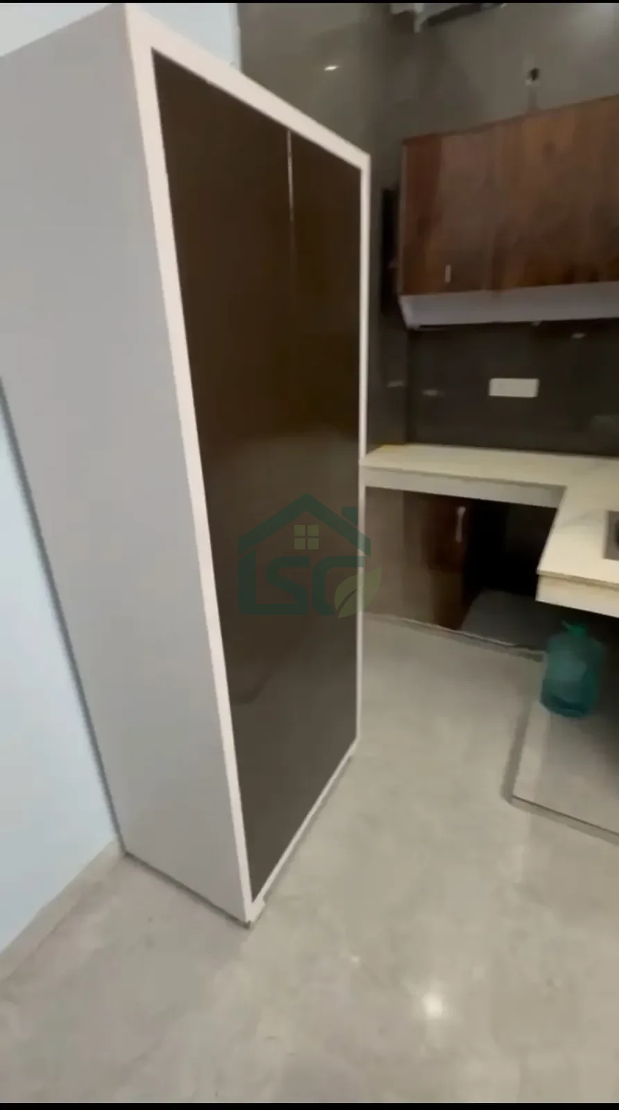 Great residence in Sector 17, Gurugram — property photo 1
