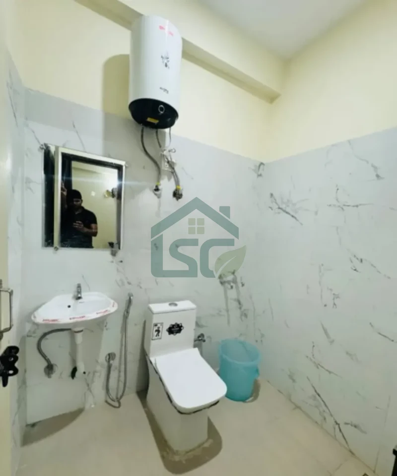 Flora Homes Girls PG in Sector 72, Gurugram — property photo 2