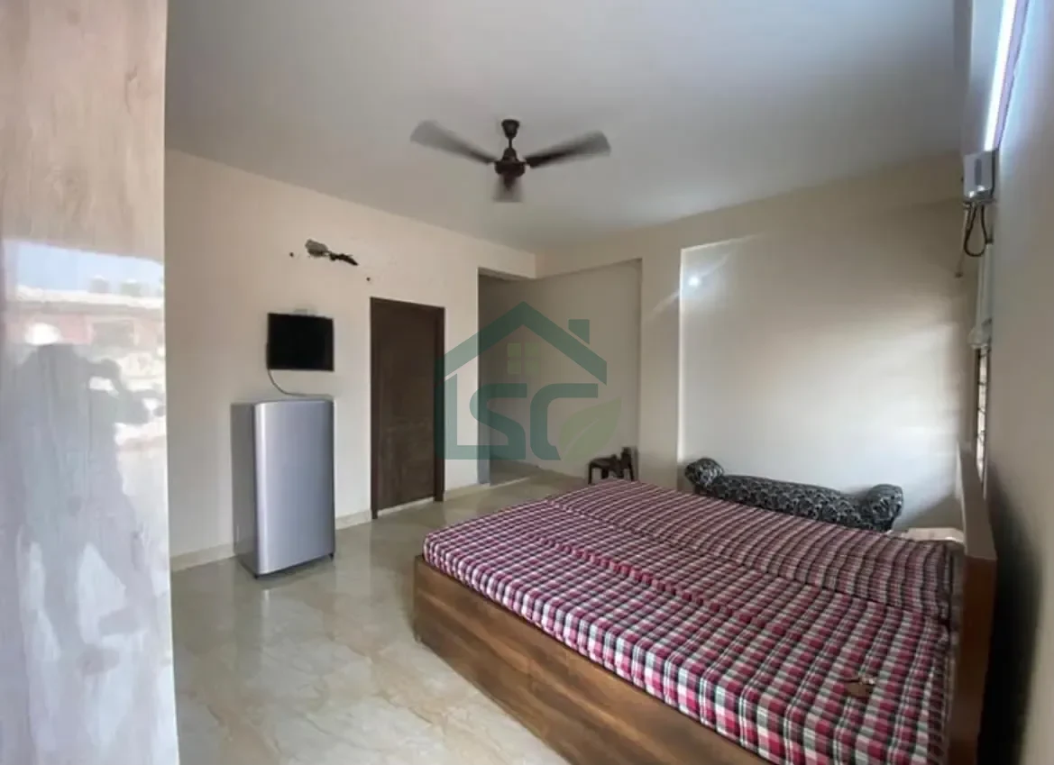 1 RK only for girl in Sector 28, Gurugram — property photo 1