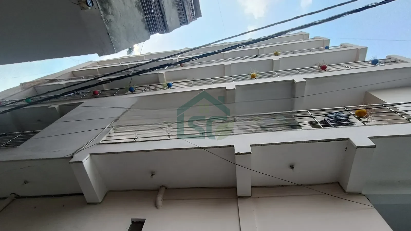 Goldey PG in Sector 135, Noida — property photo 1