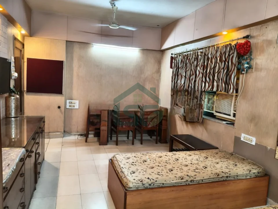 At KHAR WEST Girls PG, Khar West, Mumbai