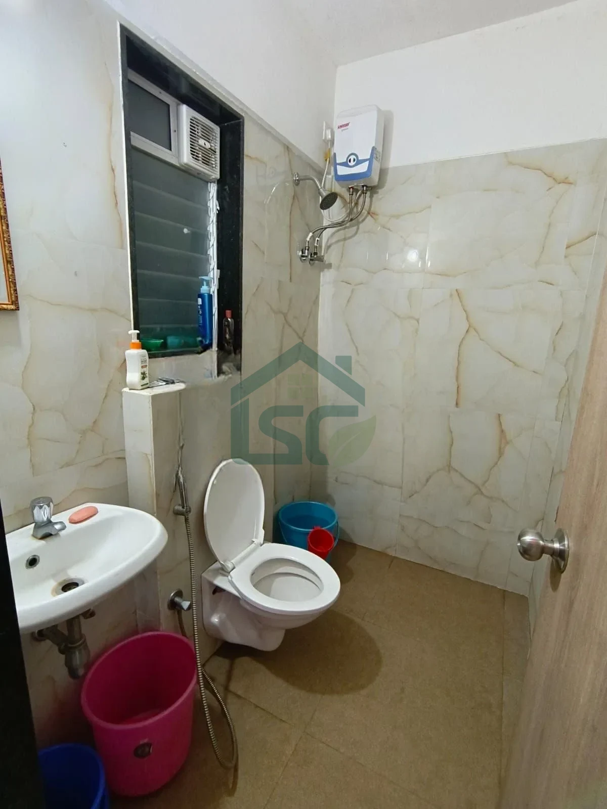 At ENTRUST LIVING Paying Guest, Ghatkopar East, Mumbai