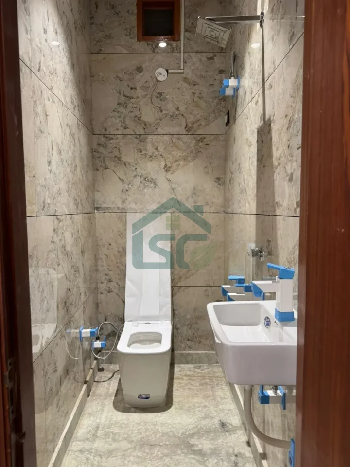 Youth hostel in Indra Vikas Colony, Delhi — property photo 1