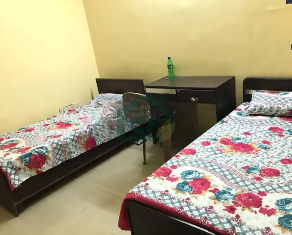 PG for girls and boys in Sector 17, Gurugram — property photo 2