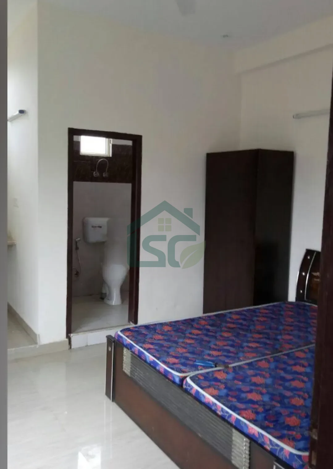PG for girls and boys in Sector 17, Gurugram — property photo 1