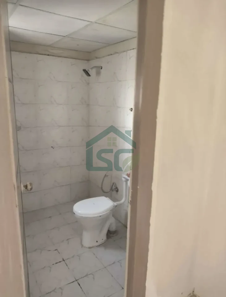 1 RK fully Furnished in DLF Phase IV, Gurugram — property photo 5