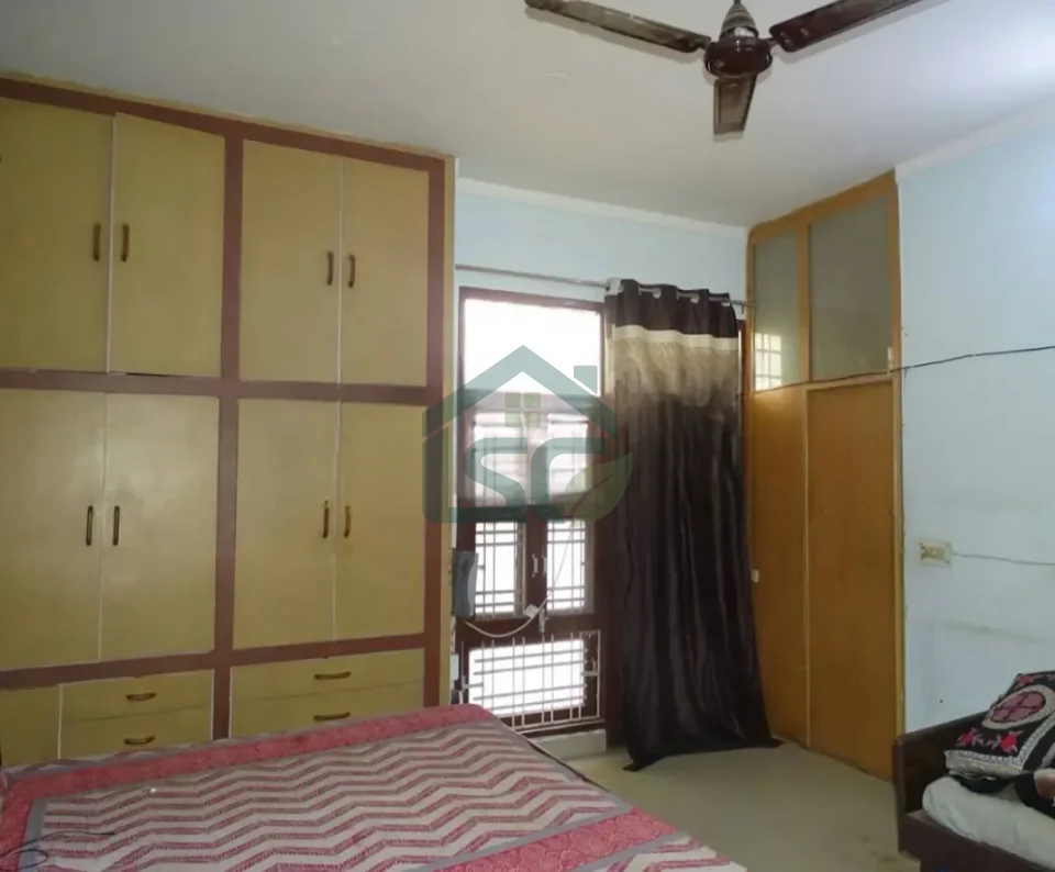 The platinum PG in Sector 38, Gurugram — property photo 1