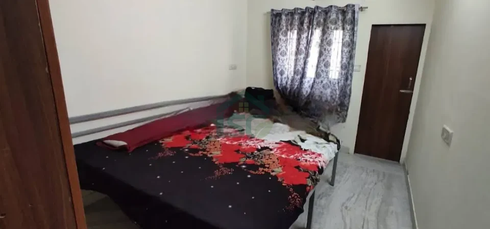 Comfort PG FOR Girls in Sector 62, Noida — property photo 2