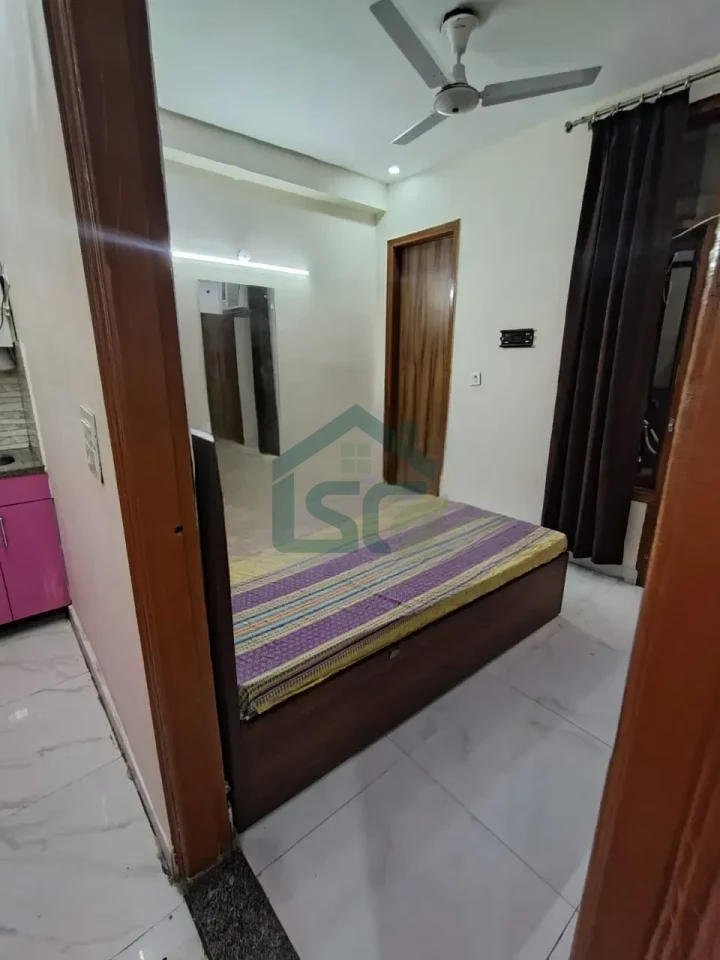 2 BHK In Sector 51 Gurugram in Sector 51, Gurugram — property photo 4
