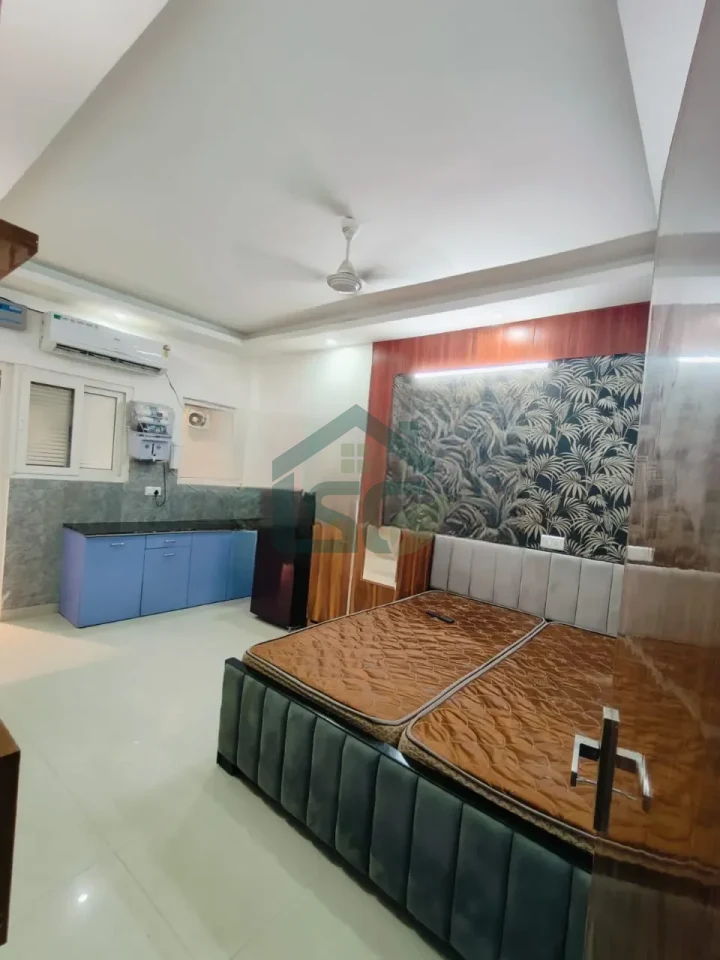 Sector 43 in Sector 43, Gurugram — property photo 1