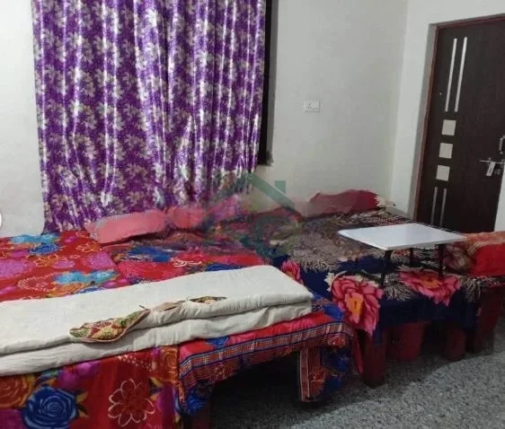 At Parkash Hostel, Ambika Vatika, Varanasi