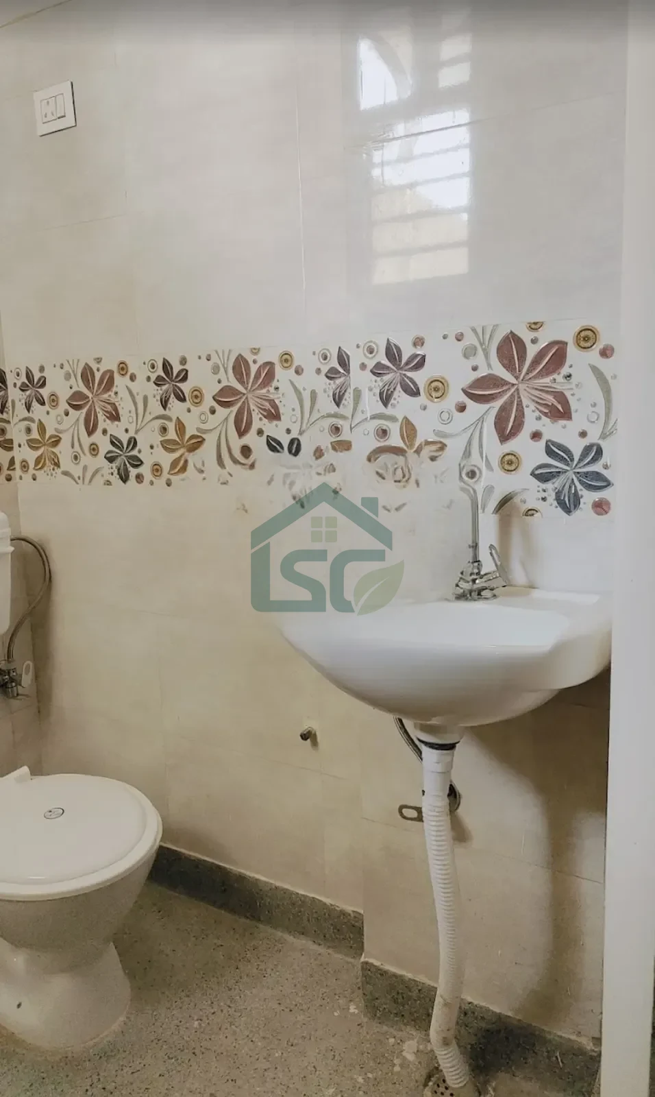 PG For Girls in Lajpat Nagar, Delhi — property photo 1
