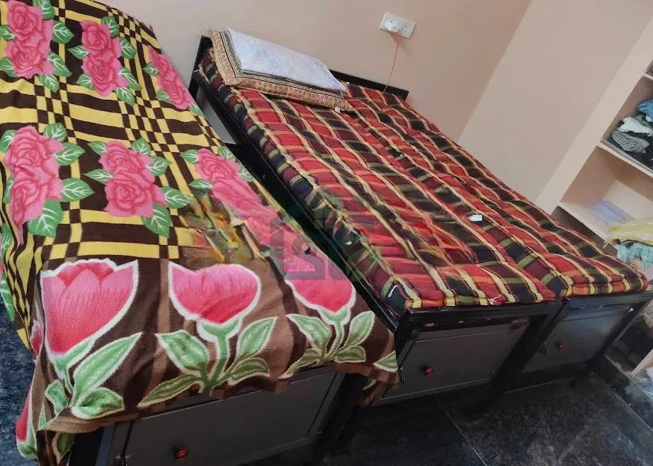At Mahalaxmi Boys Hostel, Indrapuri, Bhopal