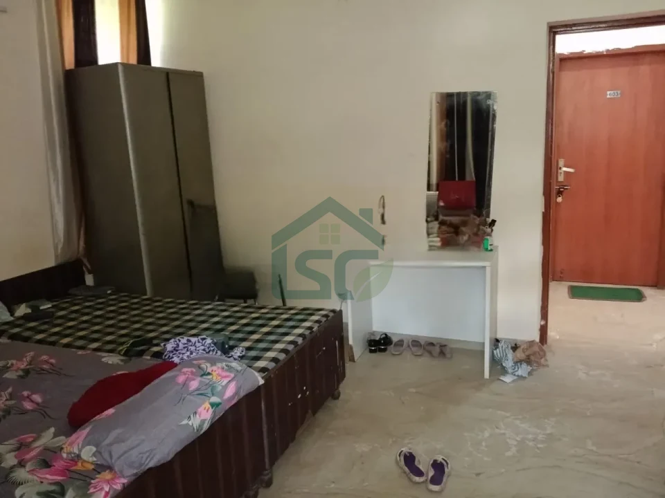 Raj PG in Sector 17, Gurugram — property photo 1