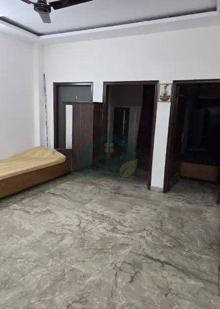 Somya PG in Shalimar Bagh, Delhi — property photo 1