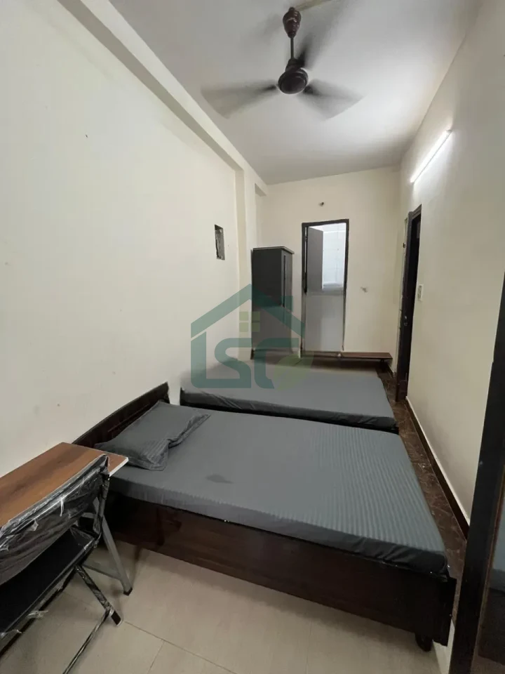 Living hub boys PG in GTB Nagar, Delhi — property photo 1