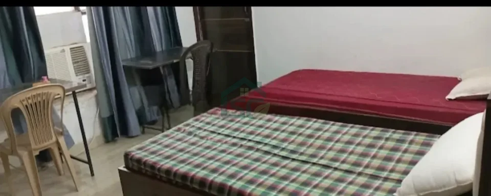 Spacious Girls PG in Sector 43, Gurugram — property photo 2