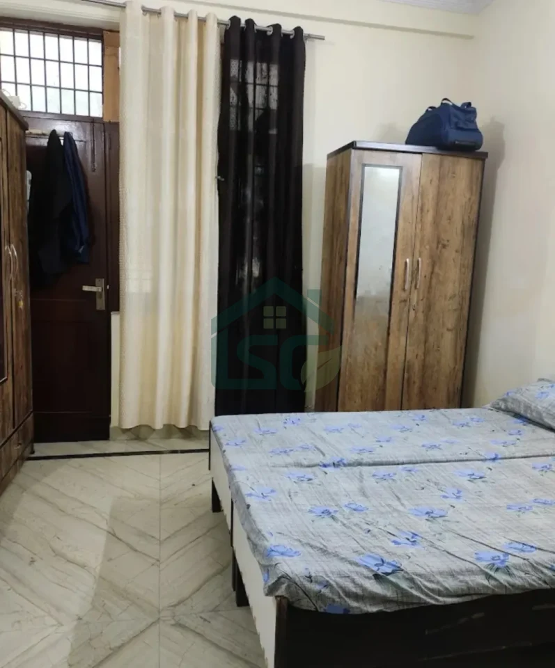 P.K. Accommodation in Sector 71, Noida — property photo 4