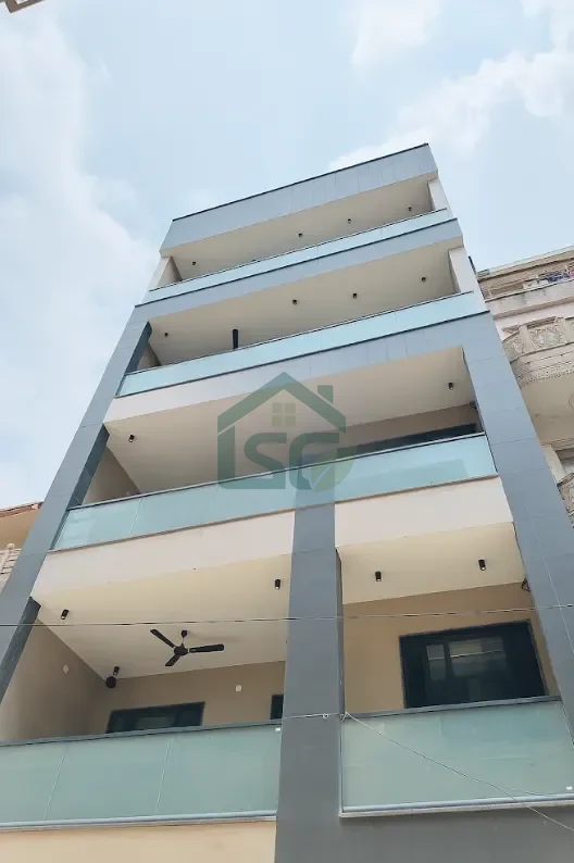 Uniliv Hemlock - Girls PG in Vijay Nagar in Kalyan Vihar, Delhi — property photo 4