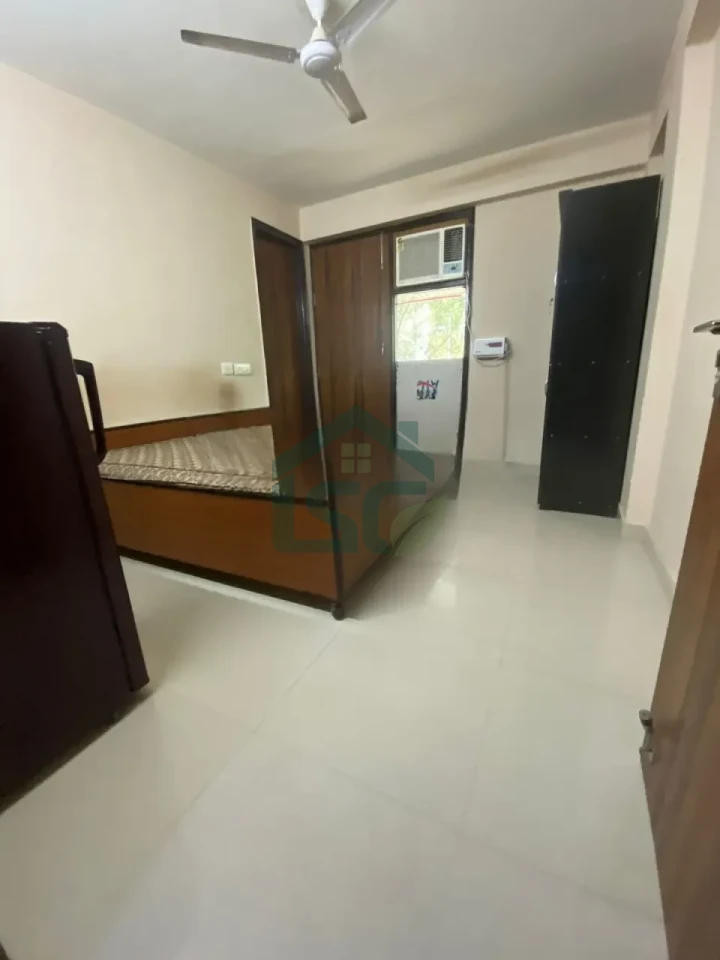 Vishal Room For Rent in Sector 57, Gurugram — property photo 2