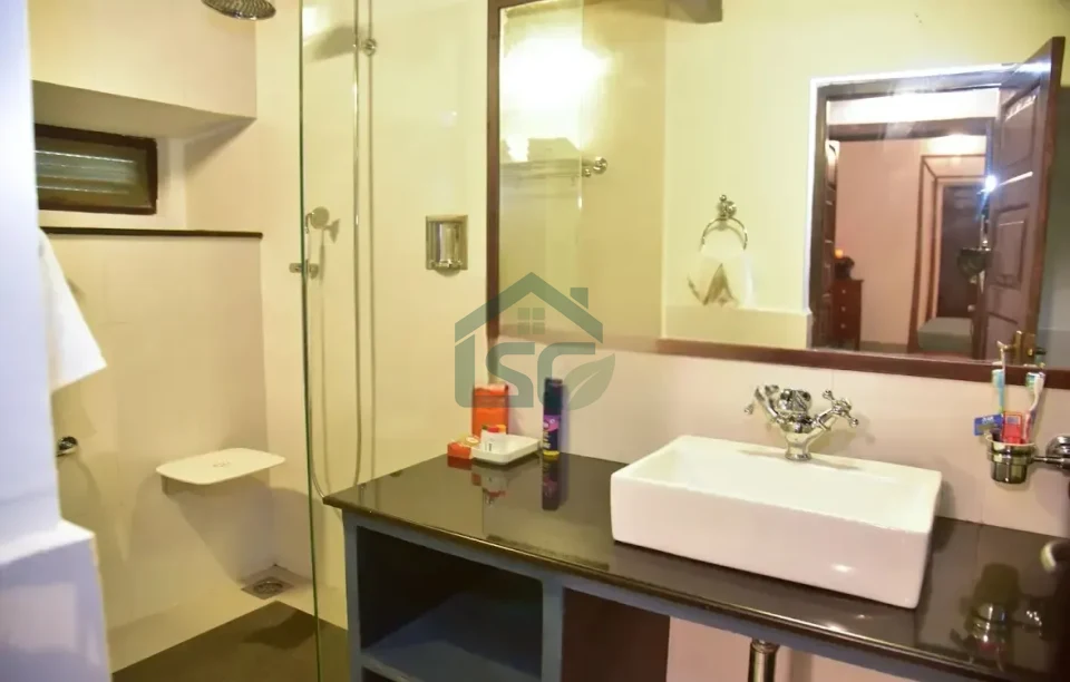 Pepper Tree In PG in Anand Niketan, Delhi — property photo 3