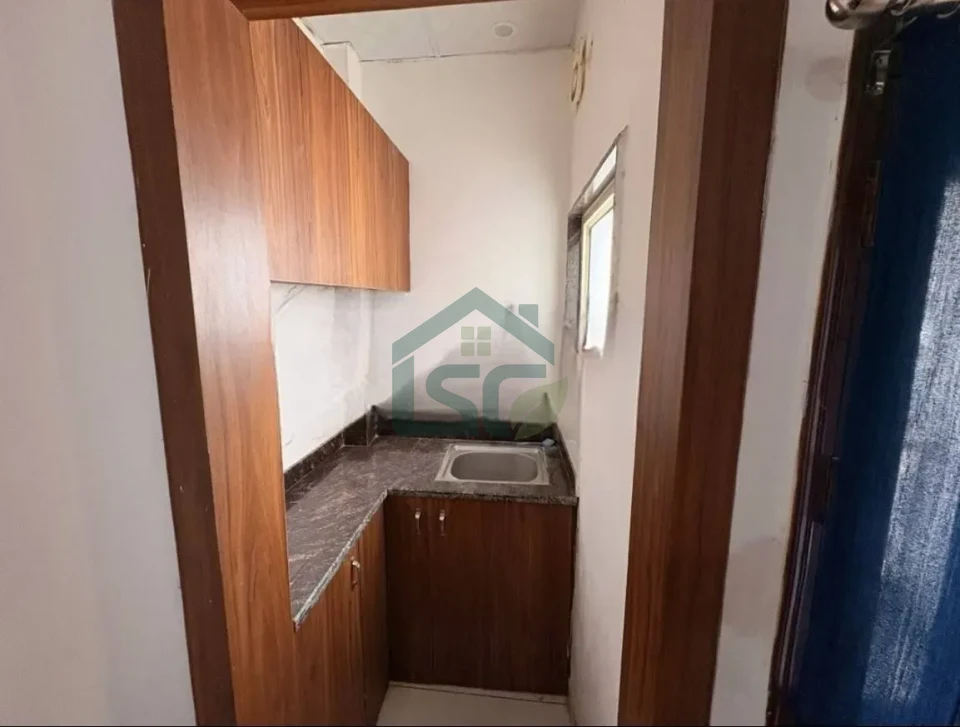 Single Apartment in Sector 48, Gurugram — property photo 2