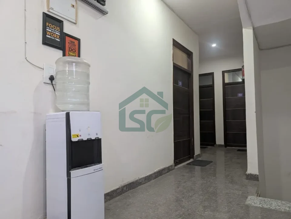 MR Hostal PG for Girls and boys in Sector 101, Noida — property photo 4