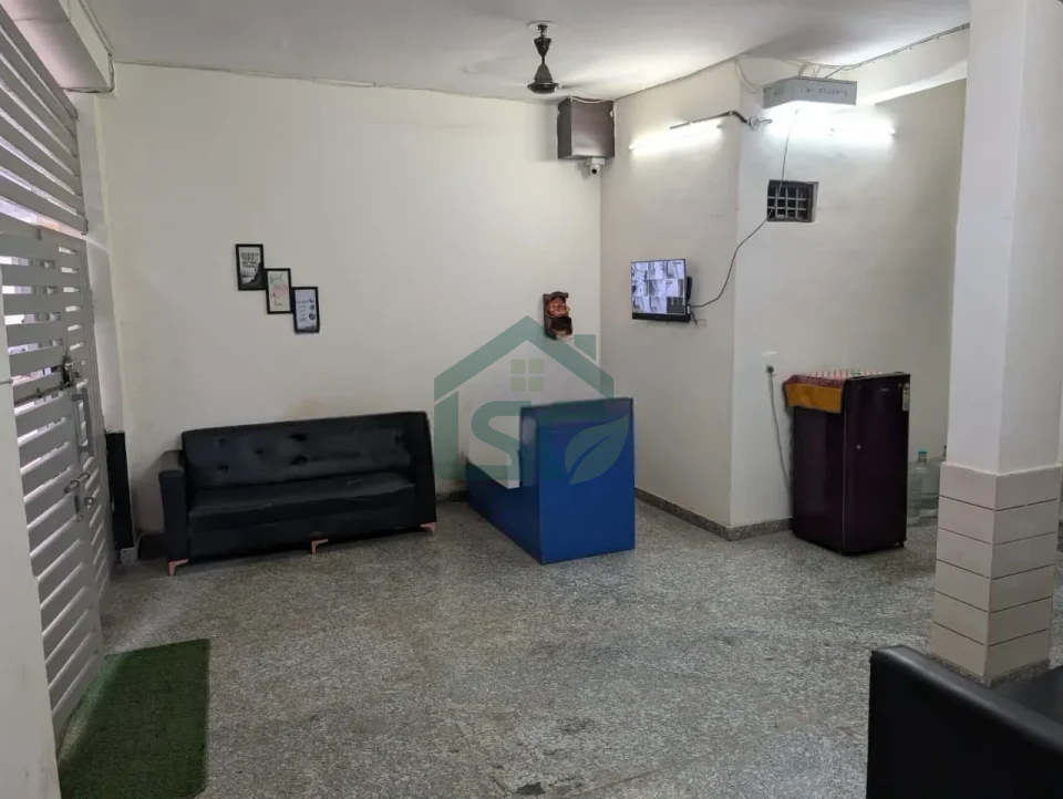 MR Hostal PG for Girls and boys in Sector 101, Noida — property photo 2