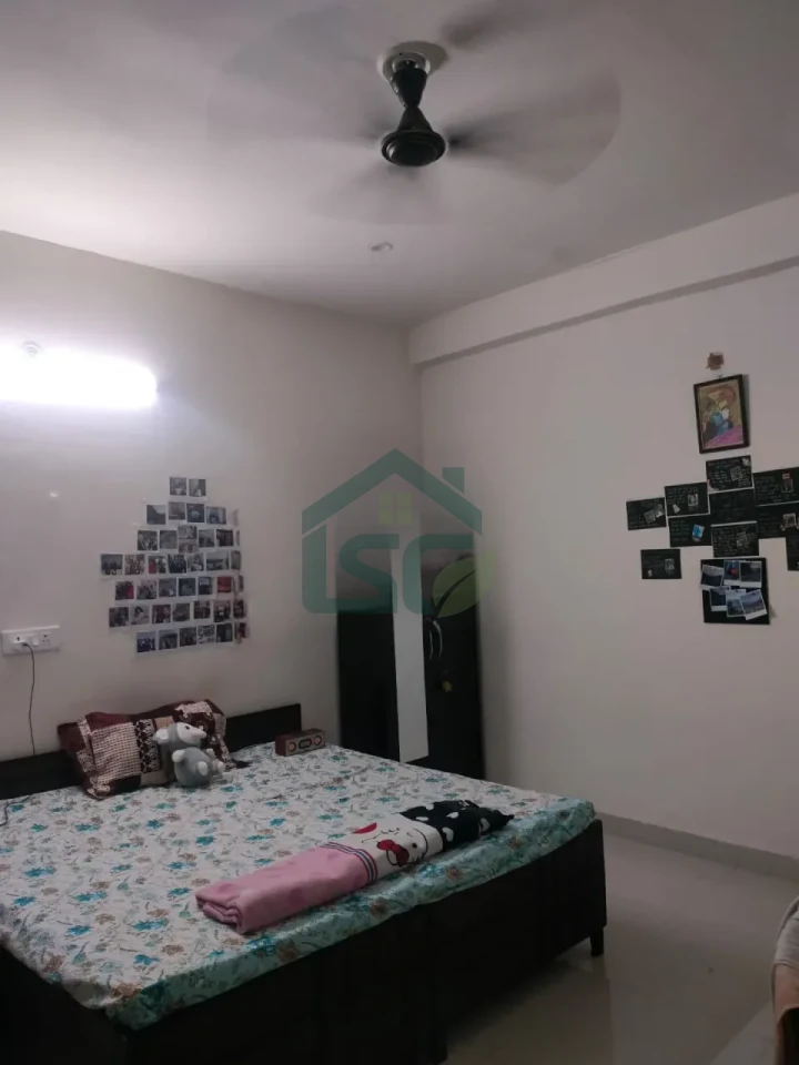 MR Hostal PG for Girls and boys in Sector 101, Noida — property photo 1