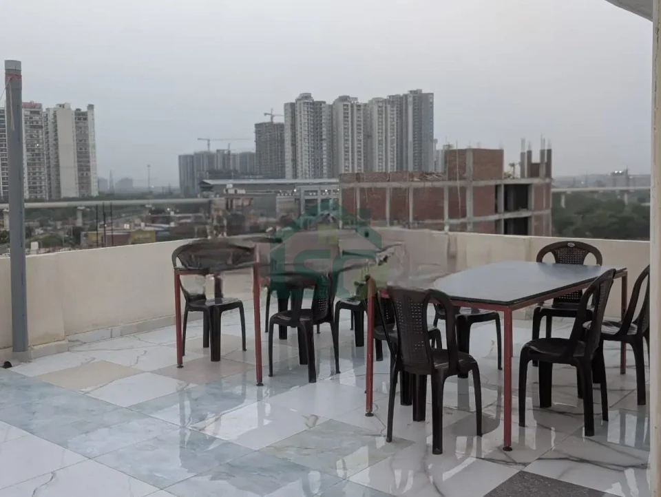 MR Hostal PG for Girls and boys in Sector 101, Noida — property photo 5