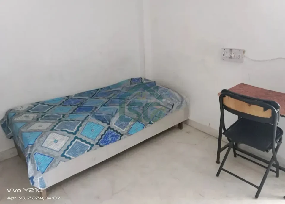 AZ Boys And Girls PG in Lado Sarai, Delhi — property photo 1