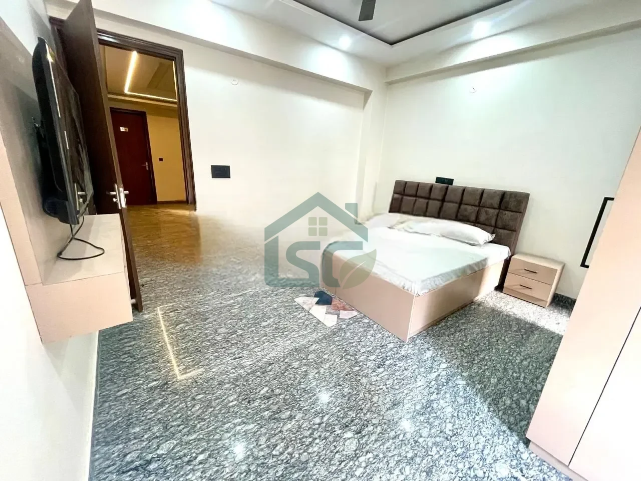 White House Residency in Sector 69, Gurugram — property photo 1