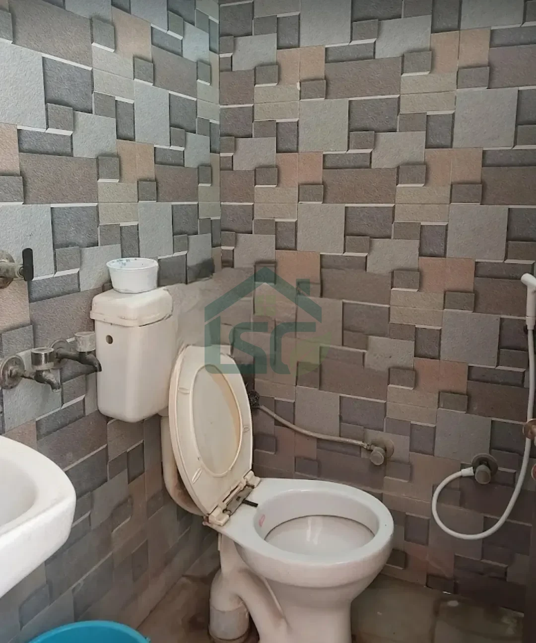 Osho stay in Dwarka, Delhi — property photo 1