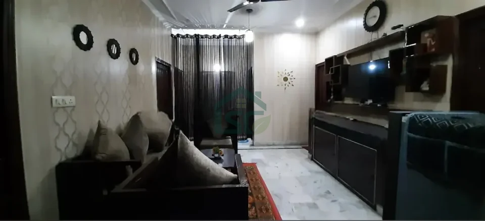 Guruanchal Girls PG in Shakarpur, Delhi — property photo 2