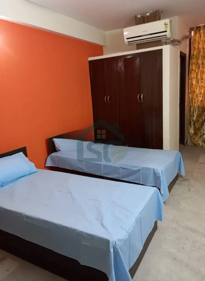 White house PG in Sector 71, Noida — property photo 4