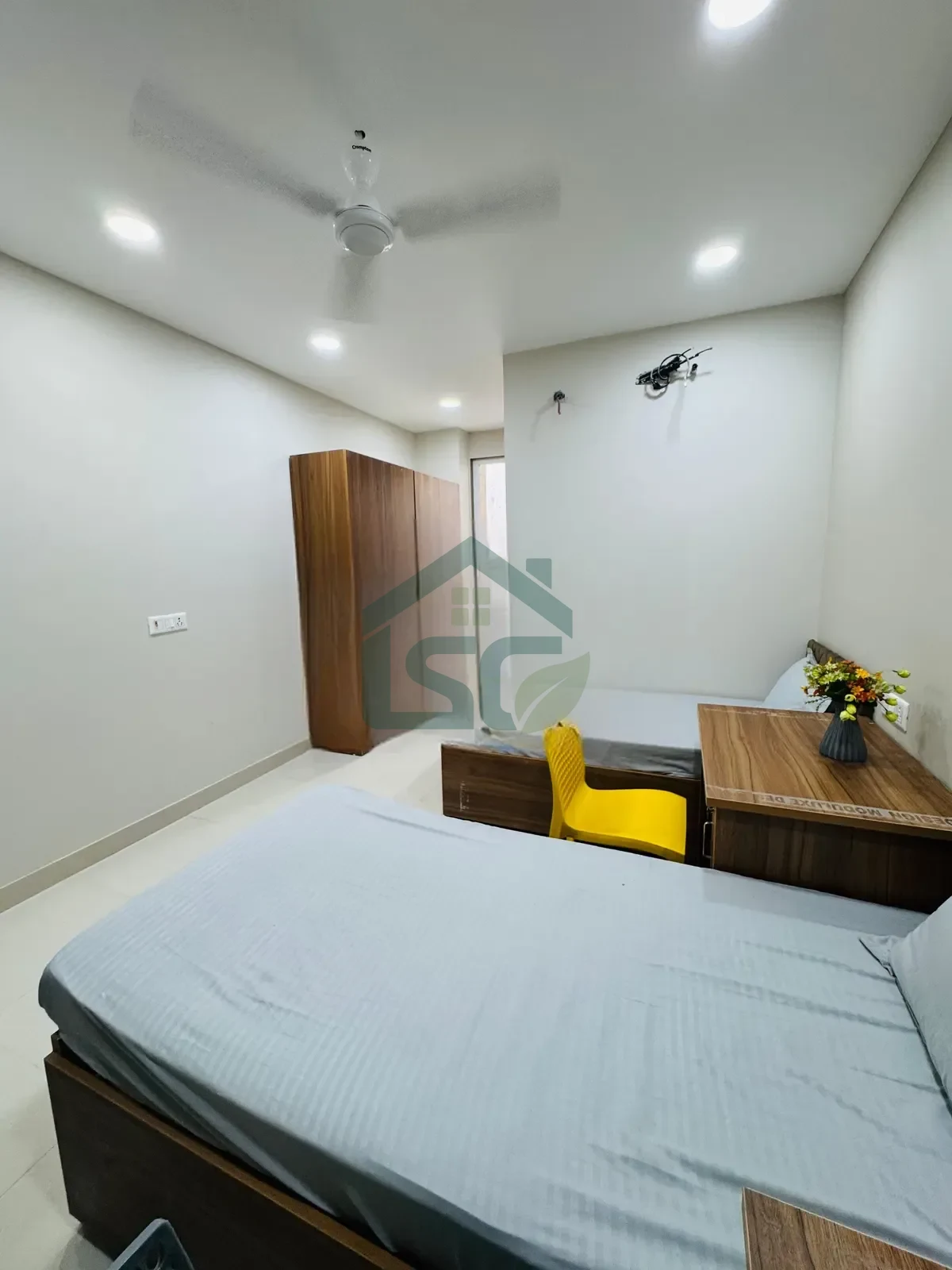 Aggarwal living premium boys PG in Kamla Nagar, Delhi — property photo 1