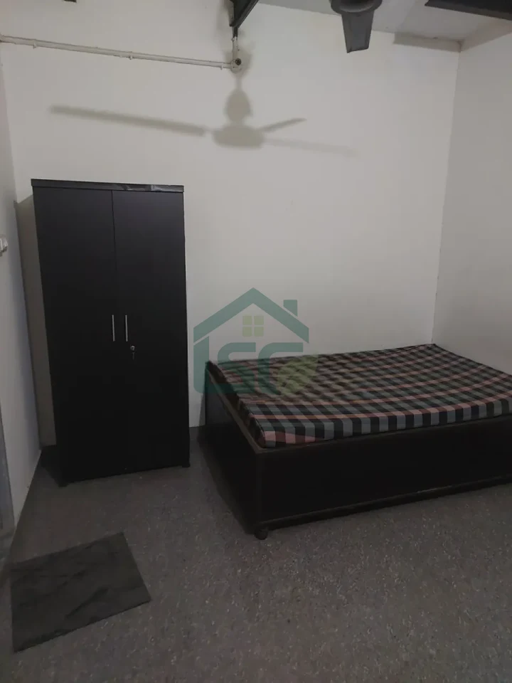 Room For Rent in Sector 38, Gurugram — property photo 2