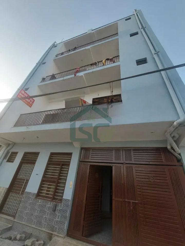 Rajesh Room For Rent in Sector 93, Gurugram — property photo 2