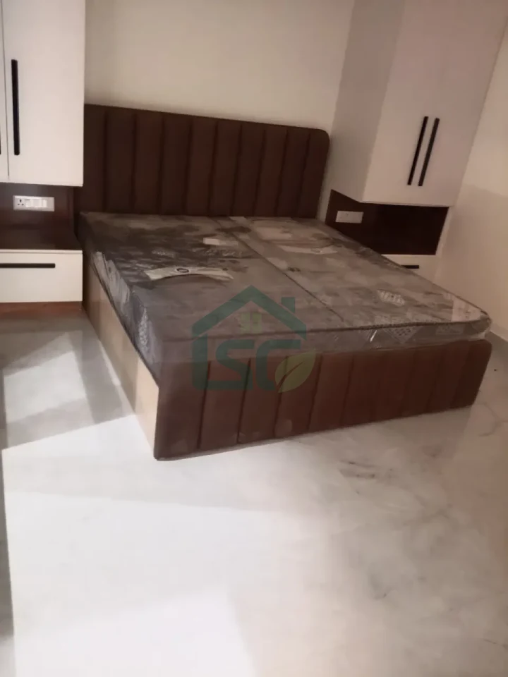 2 BHK In Sushant Lok phase I Sector 43 Gurugram in Sector 43, Gurugram — property photo 5