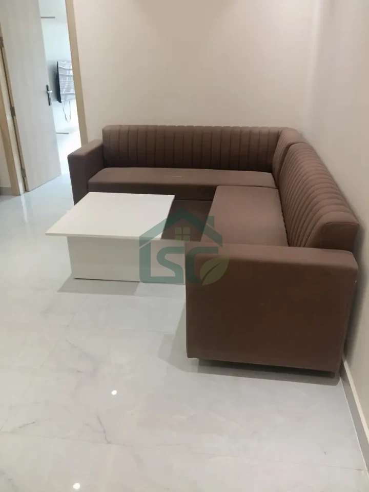 2 BHK In Sushant Lok phase I Sector 43 Gurugram in Sector 43, Gurugram — property photo 4