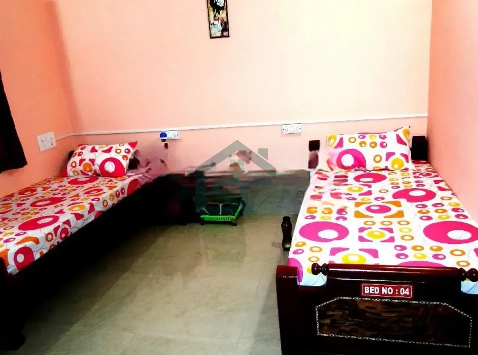 Saraswati Girls PG in Shakarpur Khas, Delhi — property photo 4