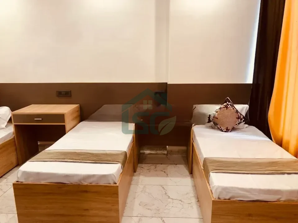 PG for boys in Mayur Vihar Phase 3, Delhi — property photo 2