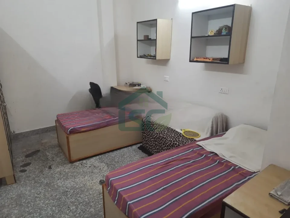Saraswati niwas PG girls/boys in Shakarpur, Delhi — property photo 5