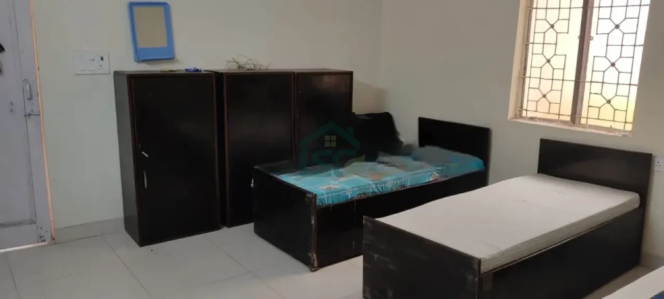 Aggarwal PG in Govindpuri, Delhi — property photo 1