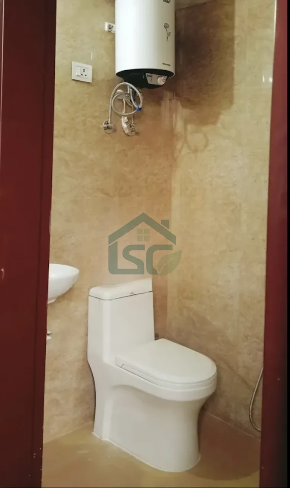 Story House 1 RK Fully Furnished in DLF Phase IV, Gurugram — property photo 4