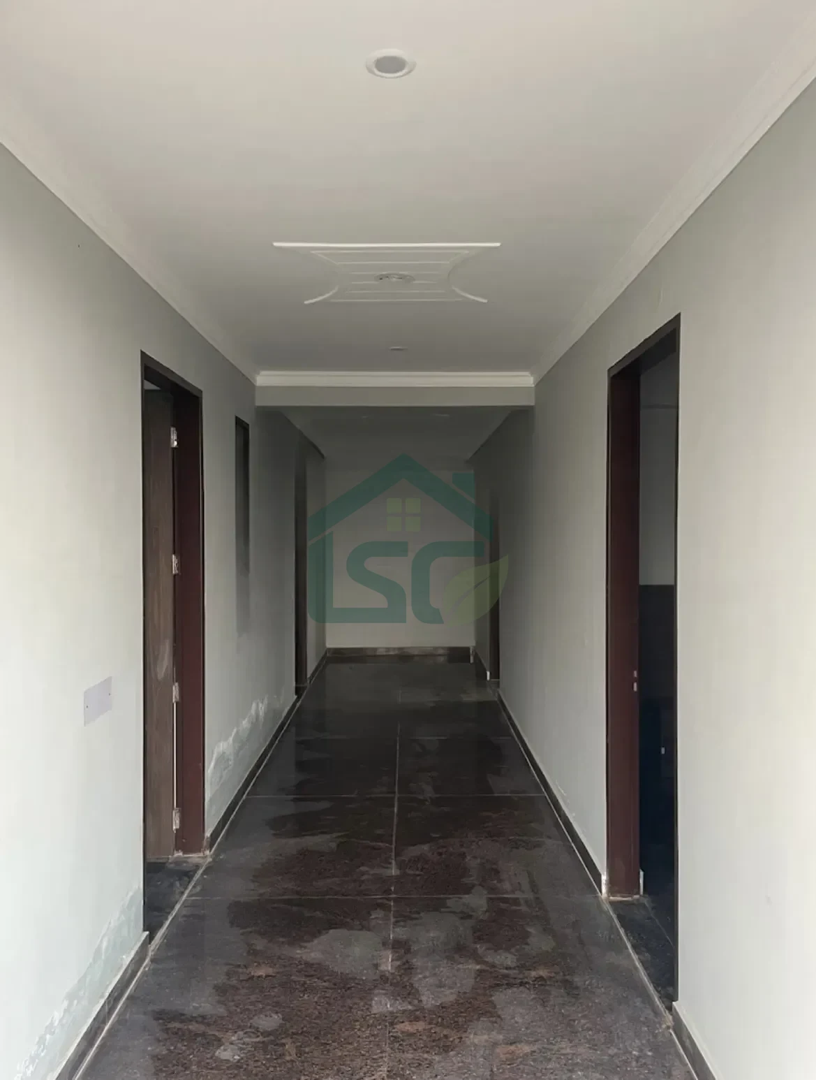 Story House 1 RK Fully Furnished in DLF Phase IV, Gurugram — property photo 1