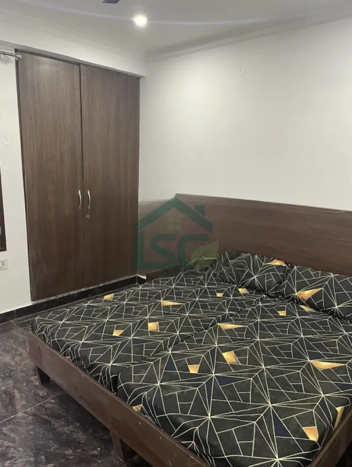 Story House 1 RK Fully Furnished in DLF Phase IV, Gurugram — property photo 3