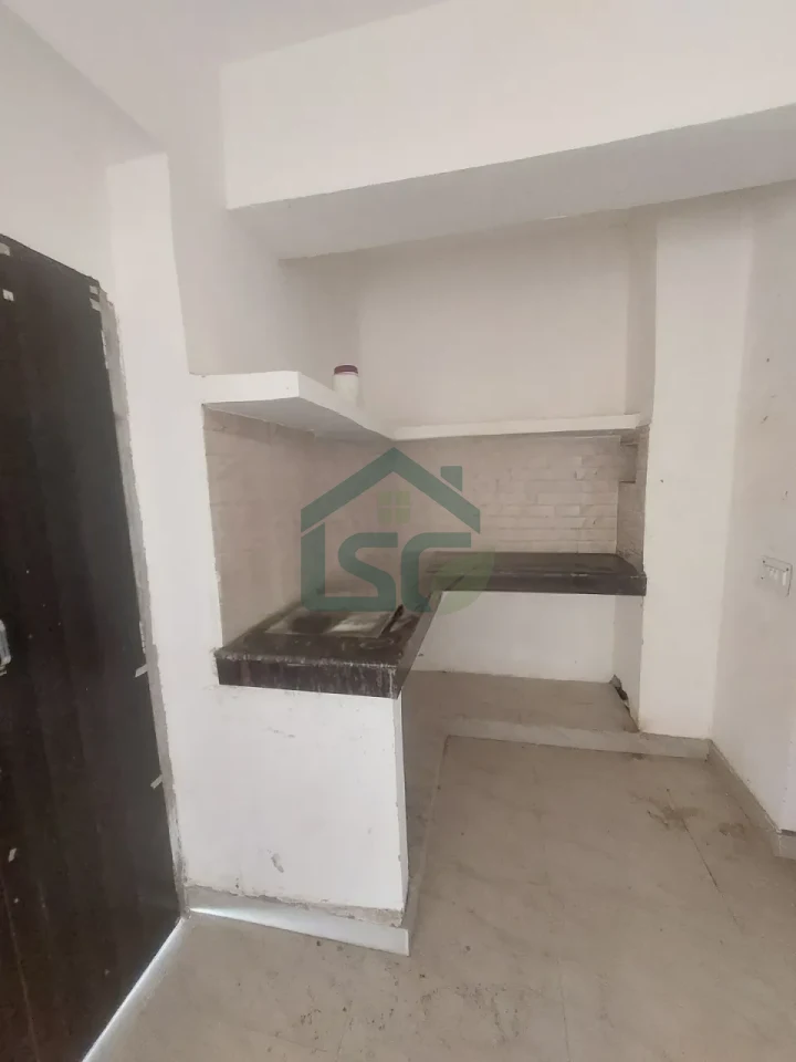 Rohit Room For Rent in Sector 78, Gurugram — property photo 3